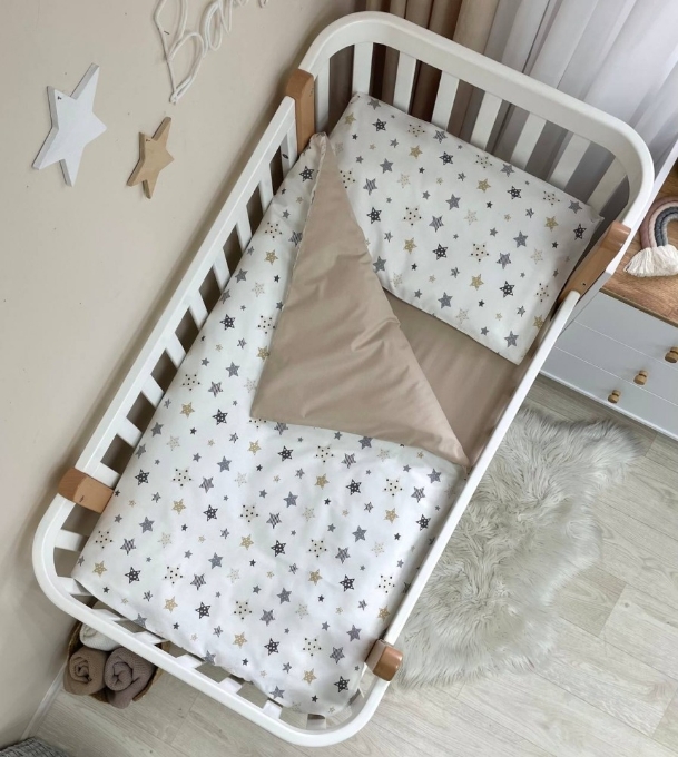 Set lenjerie de schimb pentru patut bebe 3 piese Stelute bej (2)